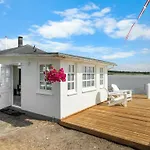 Jorek - 10m To The Fjord By Interhome Ferienhaus
